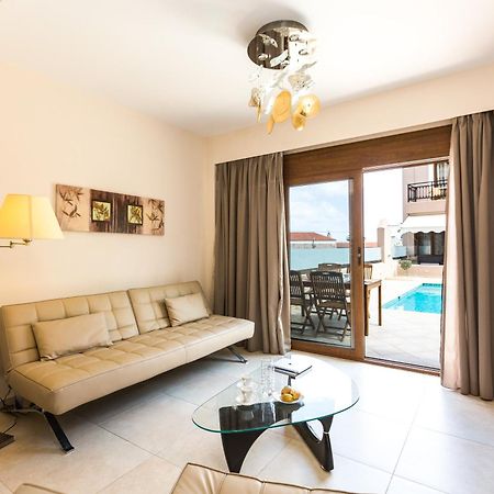 Pantheon Villas & Suites Vlikhadha Bilik gambar